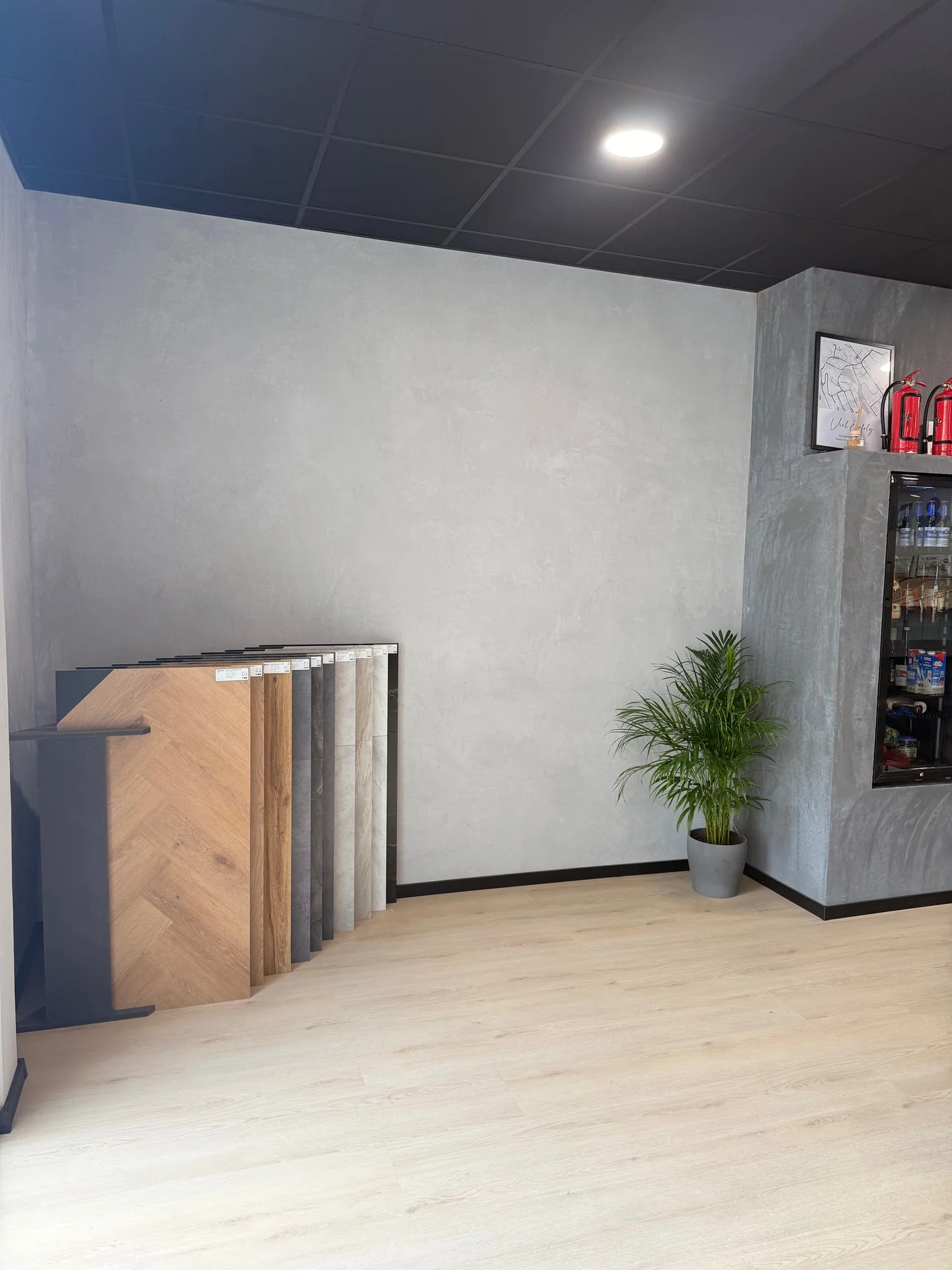 Akustikwand mit Holzpaneelen für optimale Raumakustik - Schalldämmung Breisach